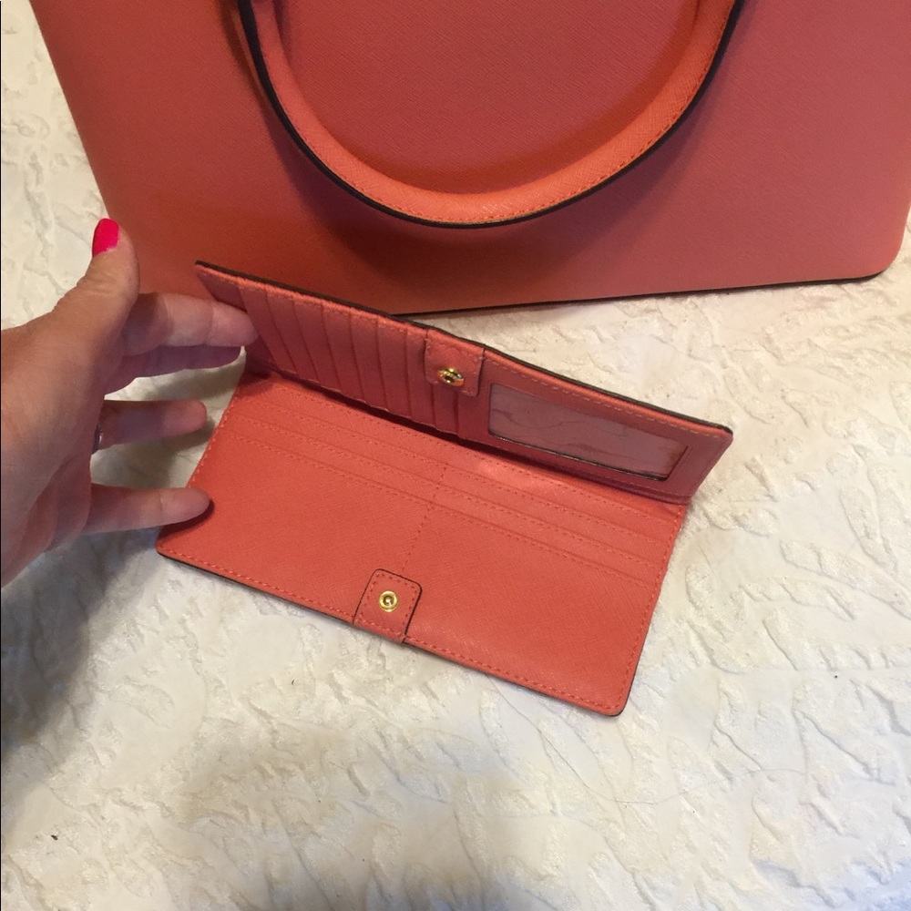 Michael Kors Emmy purse dome.  Purse only! - Picture 3 of 4